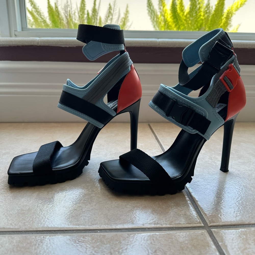 Steve Madden Vibing Sporty Stiletto Heel Shoes in Blue, Orange Black Size 8 EUC